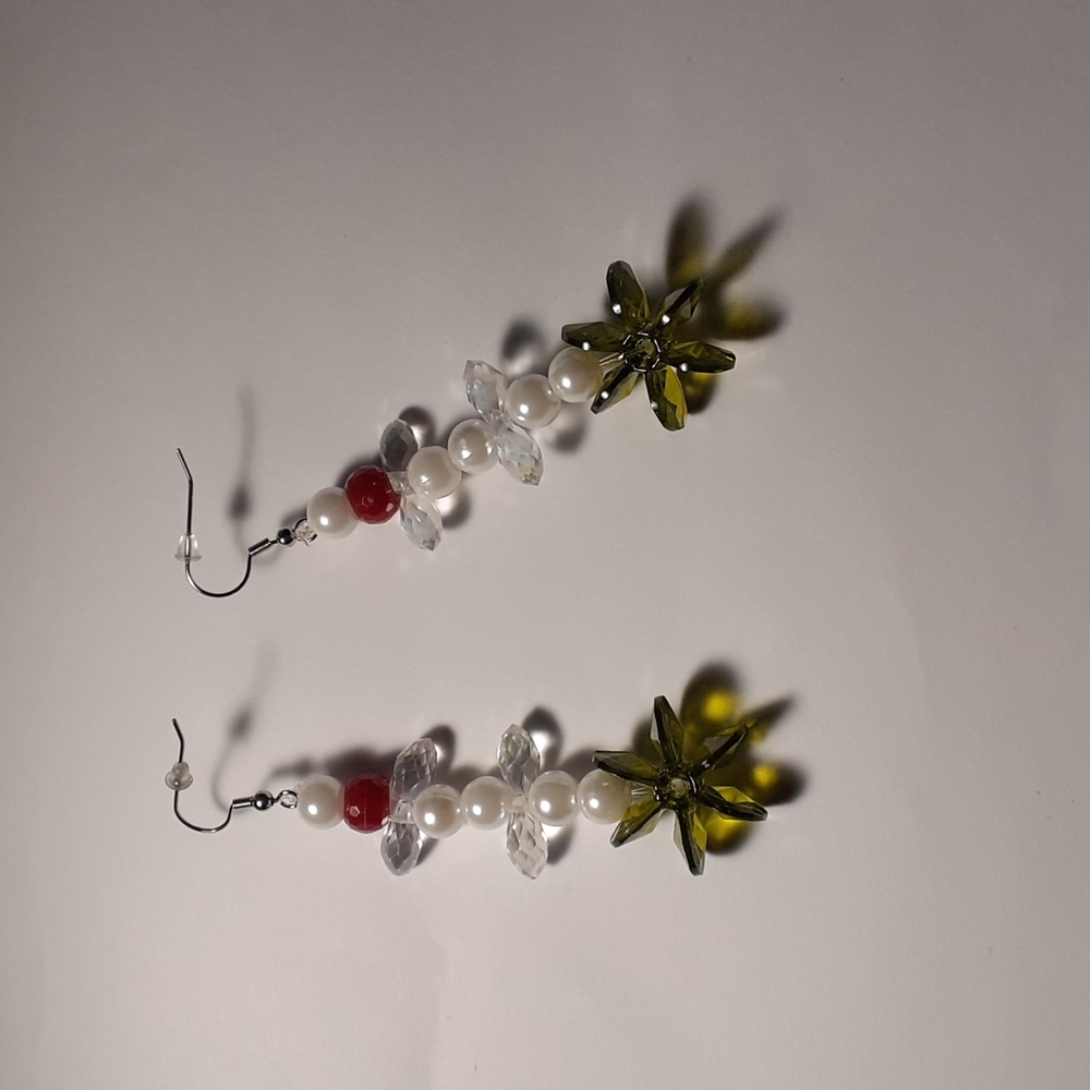 Diamond Bella Handcrafted Fashion earrings.